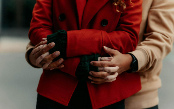Love Bombing: Wenn Liebe zur Manipulation wird