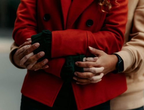 Love Bombing: Wenn Liebe zur Manipulation wird